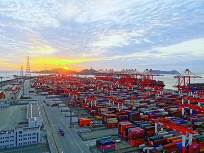 上海港年集装箱吞吐量突破4700万标箱,连续12年位居全球第一!